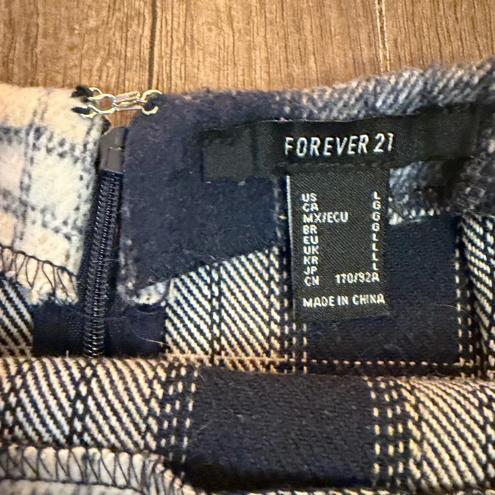 Forever 21 Plaid Mini Skirt Womens Large Navy Blue Cream Wool Blend Button Front